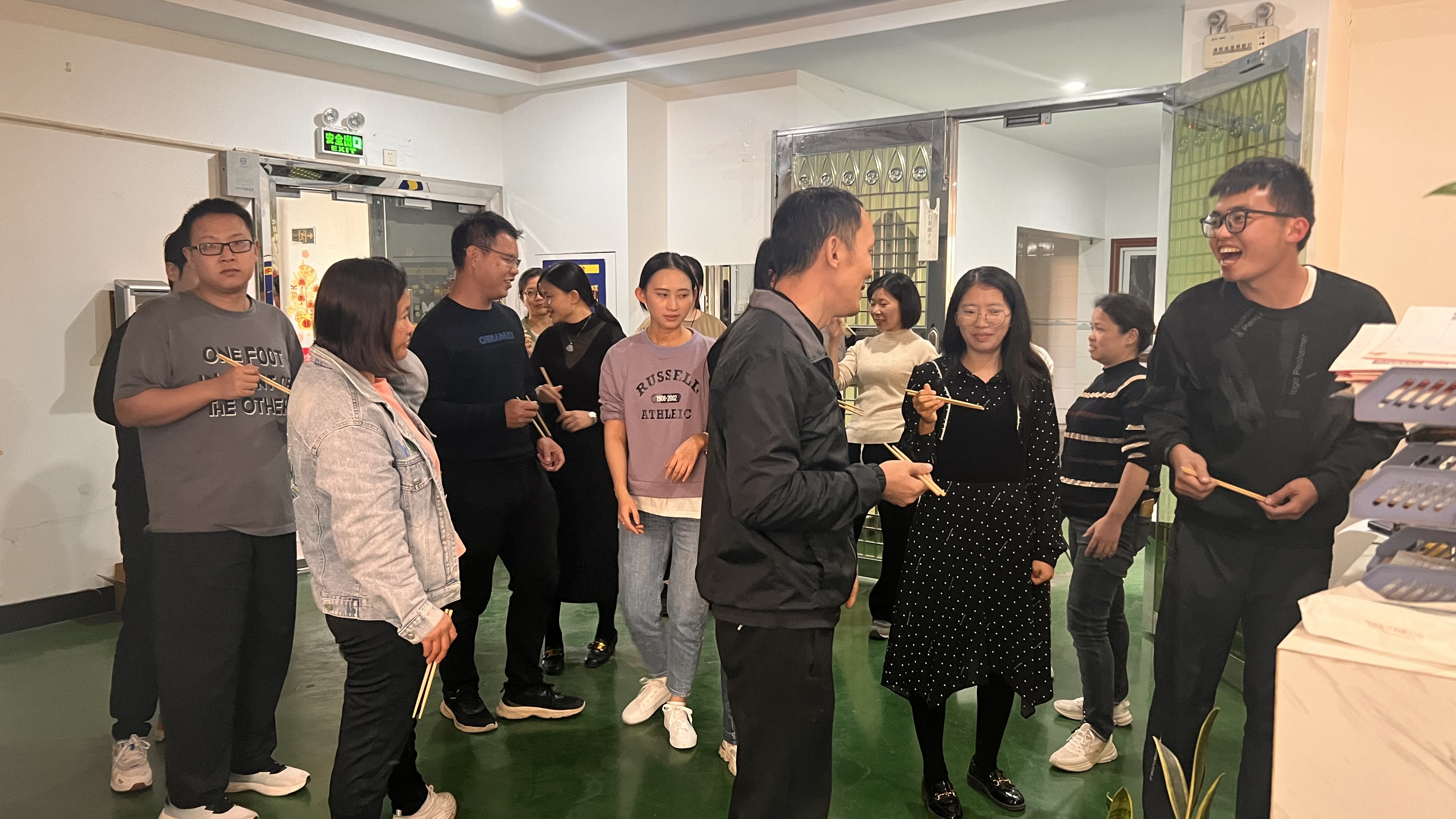 金年会员工生日会 金年会员工生日会